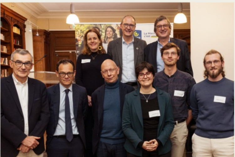 xxCaroline Guény-Mentré, Jean-Louis Grosse-Delasalle, Jean-Philippe Dogneton, Serge Paugam, Stéphane Israël, Frédéric Worms, Aglaé Jézéquel, Charles Duprez et Matthieu Belin lors du lancement officiel de la Chaire
