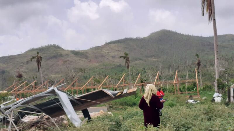 Fatima, une agricultrice et éleveuse de volailles, a vu son exploitation complètement détruite. 
