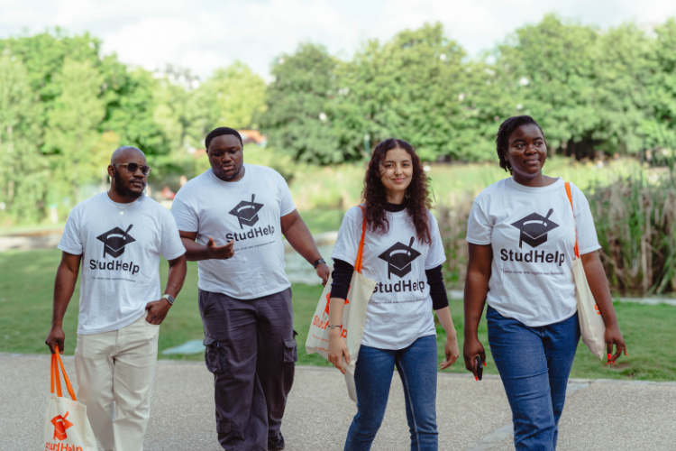 Bénévoles de l'association StudHelp