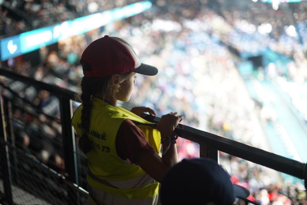 Sortie des enfants de Môm’Ganne à Bercy Arena pour voir l’épreuve basket fauteuil aux paralympiques.