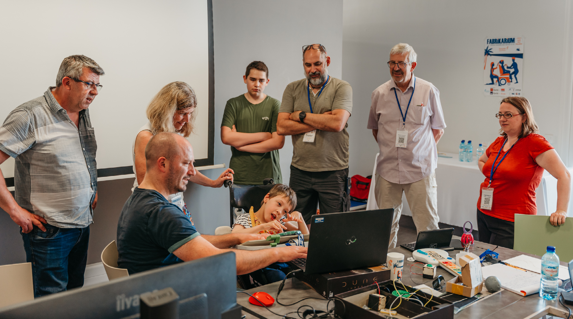 Une équipe au travail lors de la première édition du Fabrikarium en 2023 © Humanlab Saint-Pierre