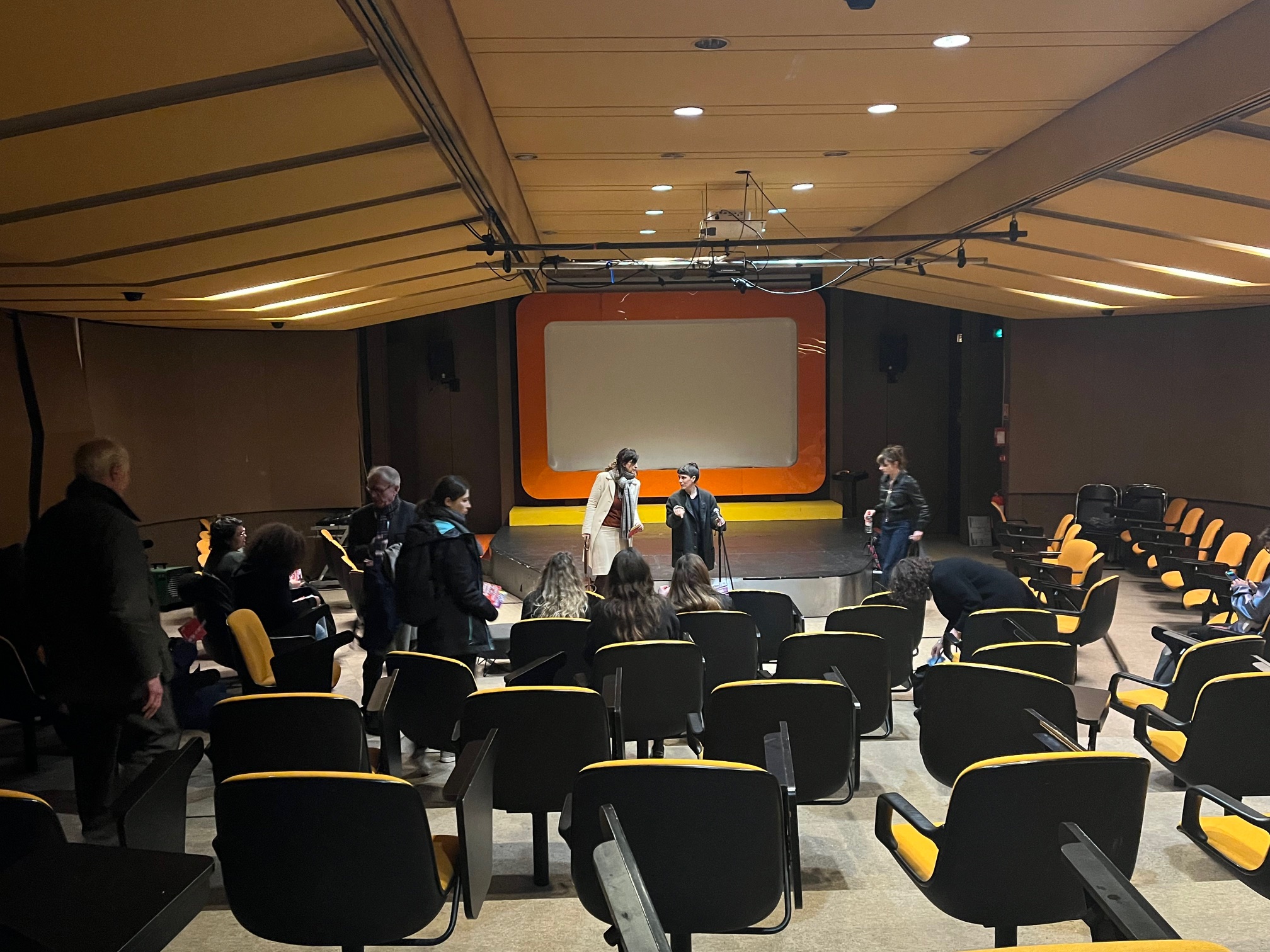 salle de conférences Mains d'oeuvres