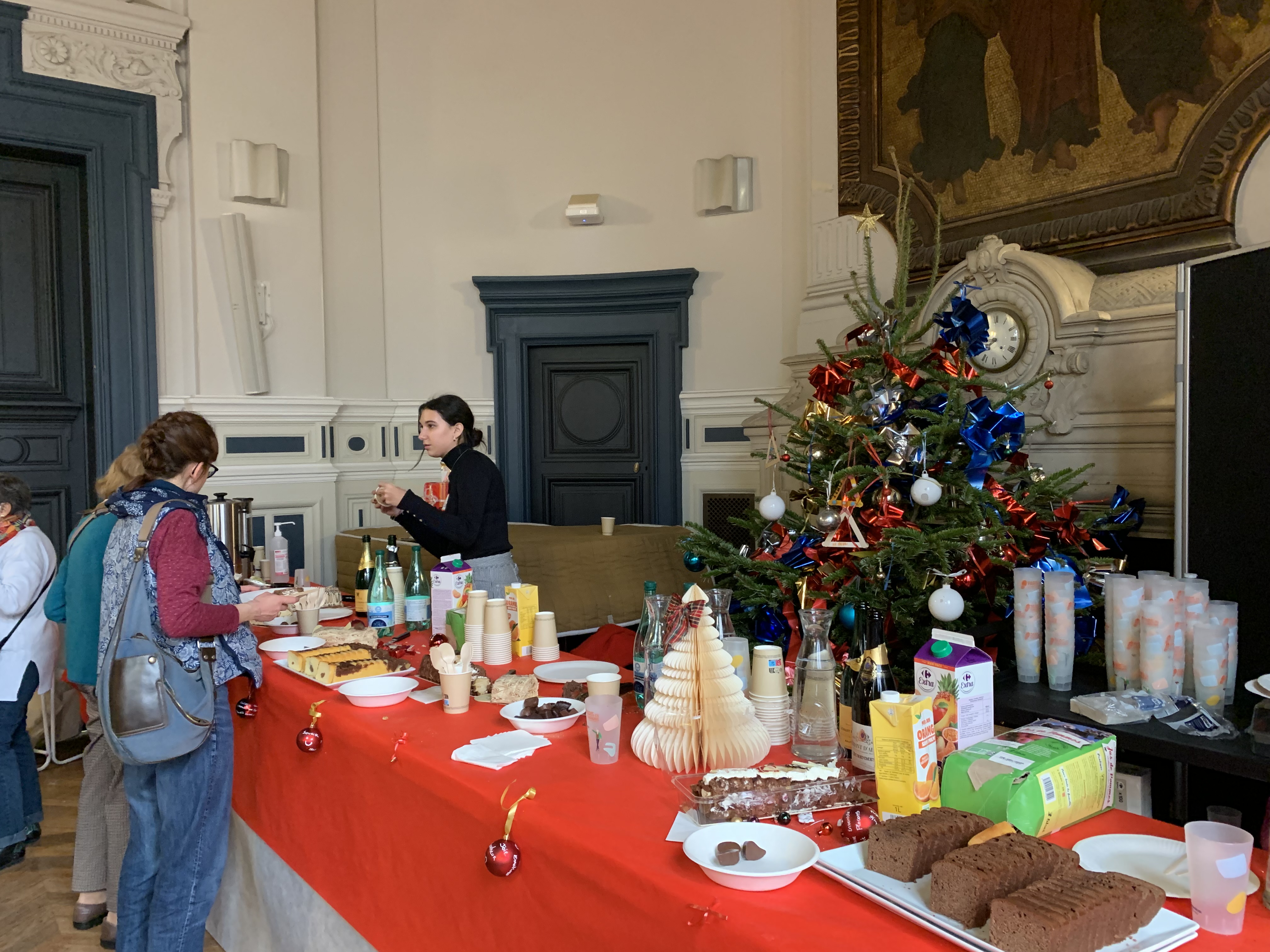 Buffet du goûté avec Paris en Compagnie, dans la mairie du 3e arrondissement.