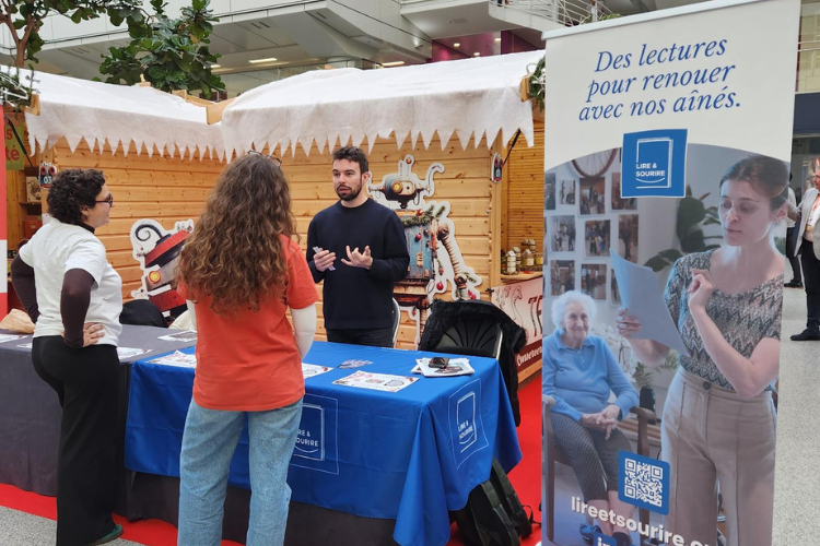 Lire et Sourire au marché de Noël de Renault Group