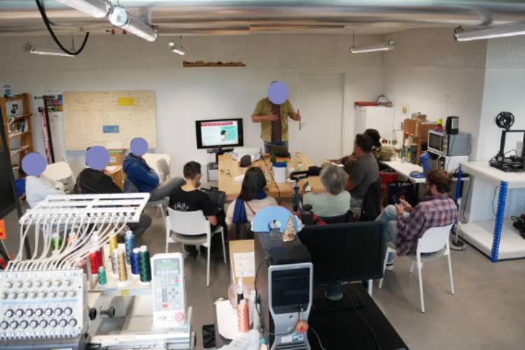 Temps d'animation avec les participants du Hackerspace.