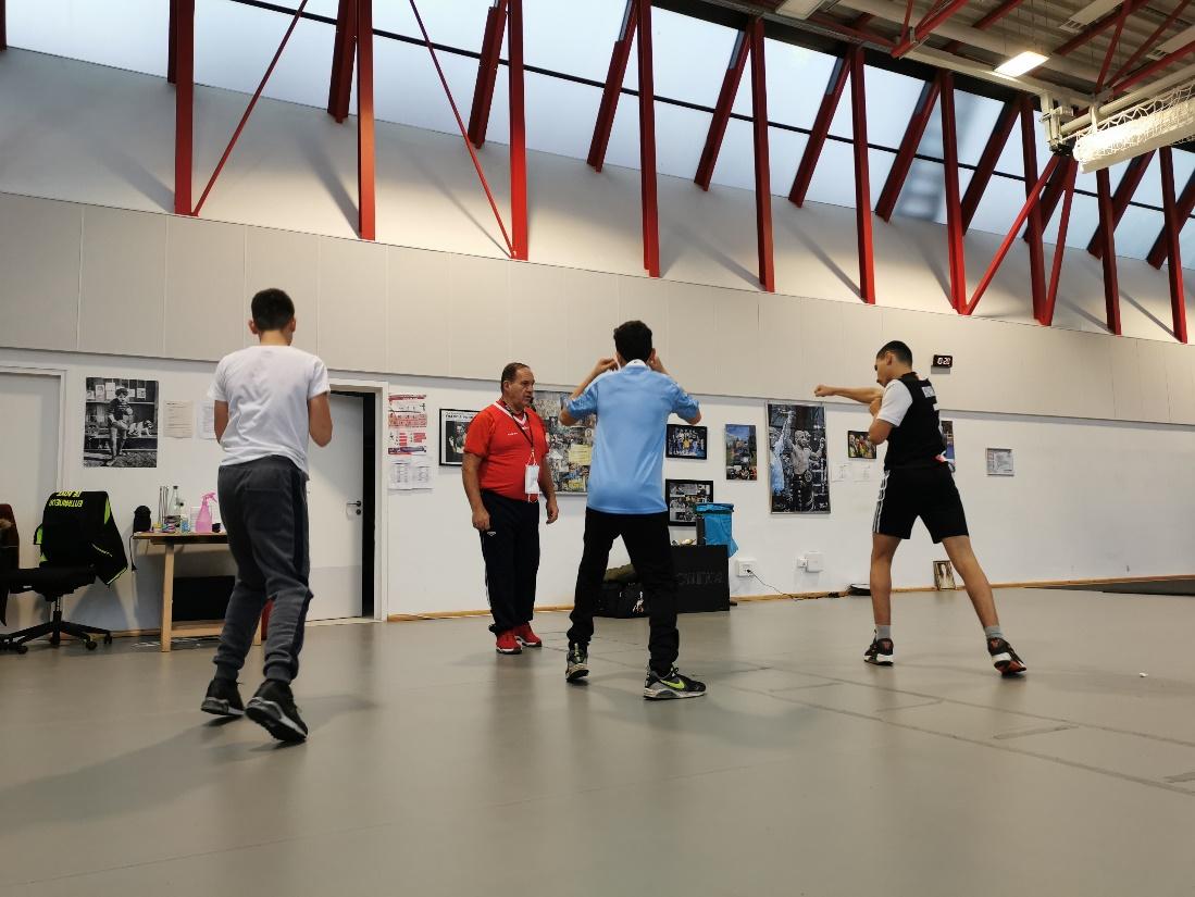 Un atelier sportif pour les jeunes du JEM. Crédit photo : Escalade Entreprises