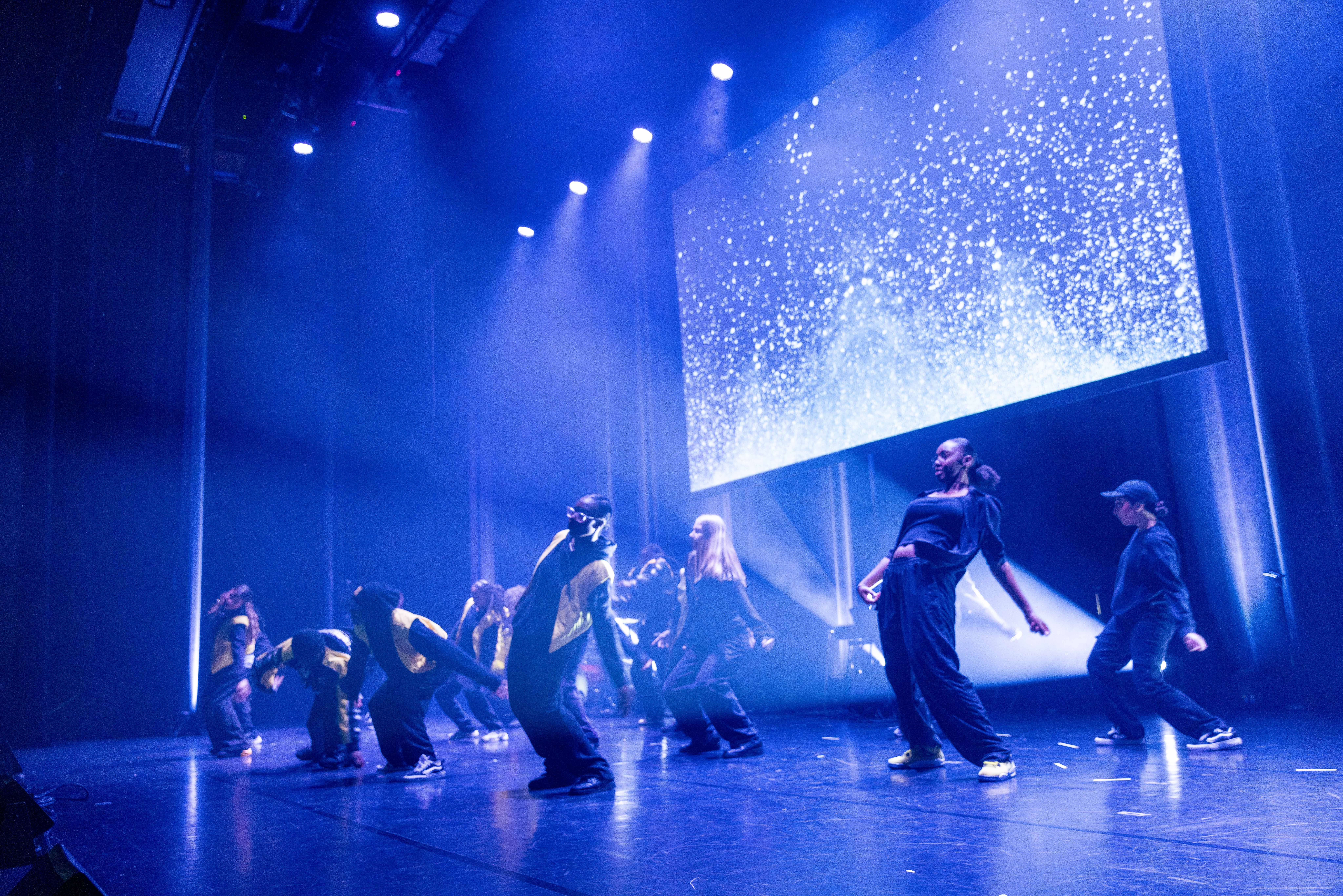 Prestation de danse des élèves du lycée Jean-Jacques Rousseau