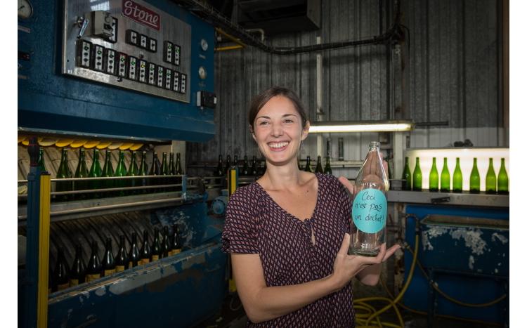 Mieux que le recyclage du verre, son réemploi (crédit: Kasia)