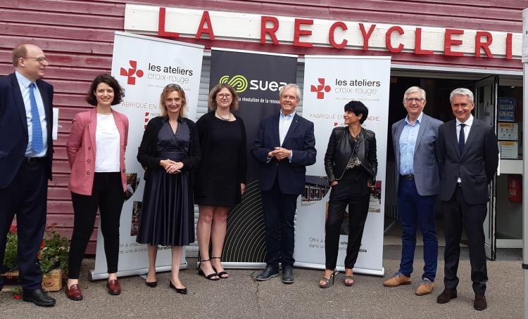 Une visite de l’atelier de production de masques alternatifs et d’une recyclerie solidaire a été organisée le 19 juin
