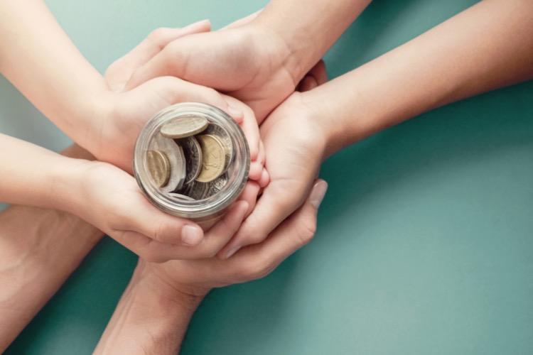 Sept Français sur dix trouvent la politique fiscale sur le don légitime. Source : iStock.