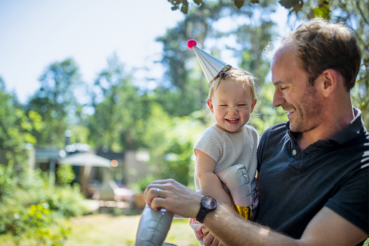 Famille séjournant sur le domaine Center Parcs Eperheide.