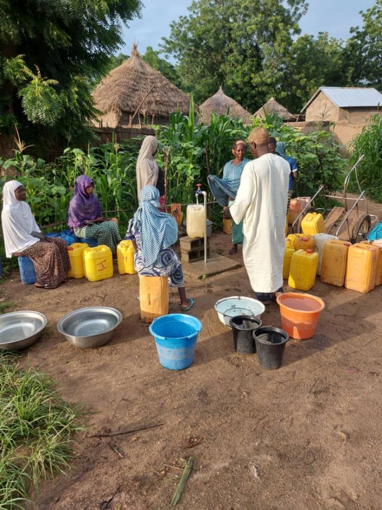 Point d'eau dans un village camerounais