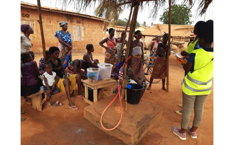 L'ONG AED fait passer le questionnaire à Gboto Assigame
