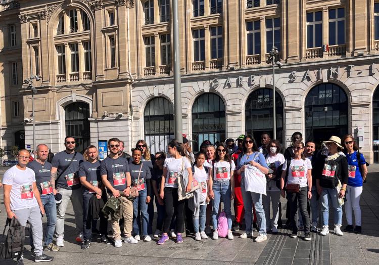 Une des 6 équipes de la Marche pour l'Eau dans Paris