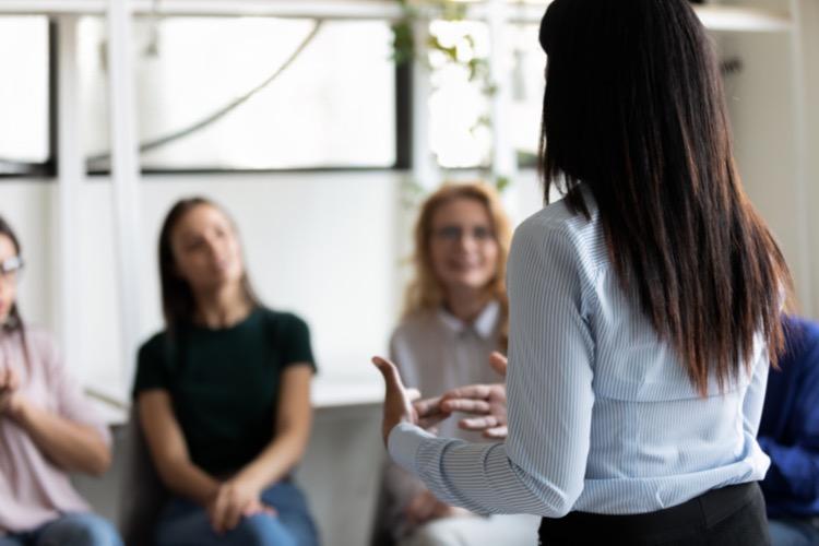 Les femmes sont encore minoritaires à la tête des entreprises. Crédits : iStock.