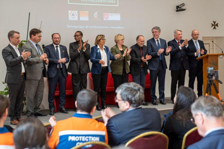 A l'initiative du Fonds du Bien Commun, des parlementaires de tous les partis maraudent auprès des exclus.
