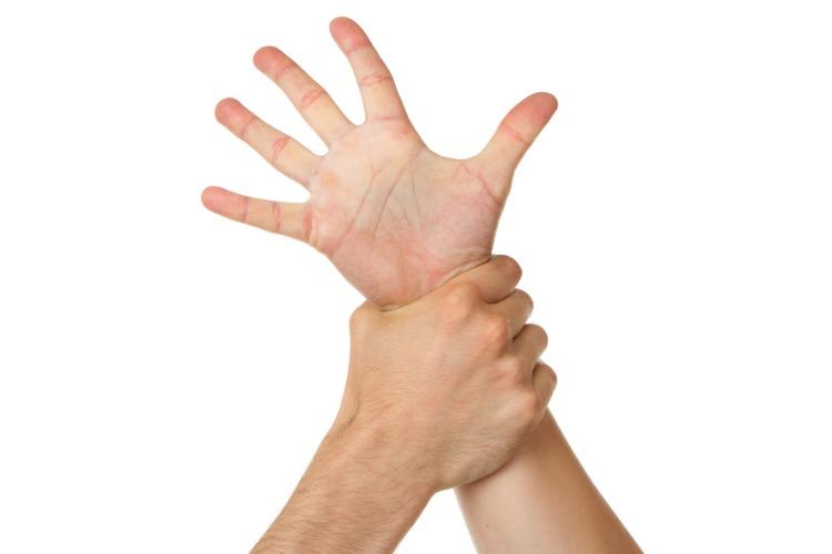 Lutte contre les violences conjugales : CNP Assurances signe la charte OneInThreeWomen. Crédit photo : iStock.