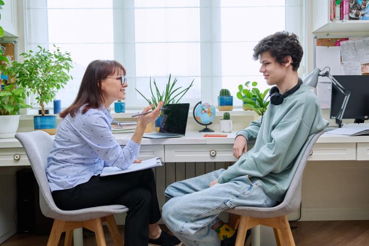 À l'heure des vœux Parcoursup, 47 % des lycéens sont encore hésitants sur leurs choix d’orientation. Crédits : Valery_G.