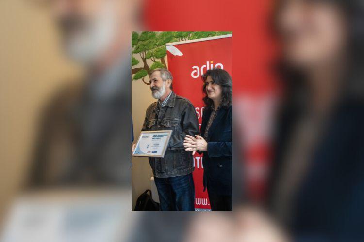 Paul-Virgiliu Barbu, maraîcher bio à Dunkerque, lauréat du Prix Créadie Nord-Pas-de-Calais, et Dalila Habbas, déléguée générale du Fonds de dotation Biocoop