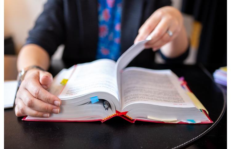 L'accompagnement par les associations est prévu dans la loi. Crédits : iStock.