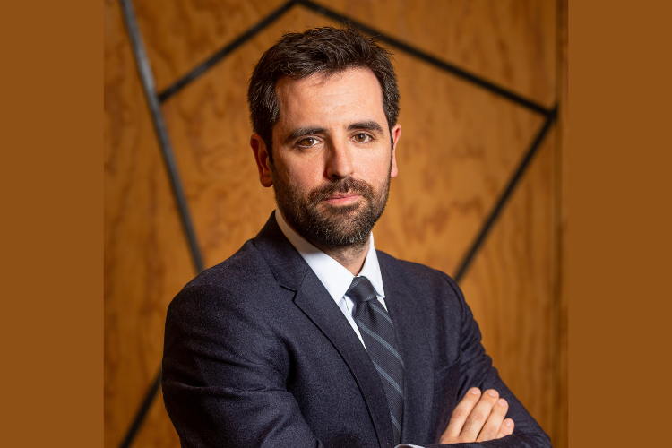 Tony Bernard, directeur général de l'Impact Tank, évoque le 3e Sommet de la mesure d'impact qui aura lieu le 16 mai 2025 à Paris. Crédit : Impact Tank.