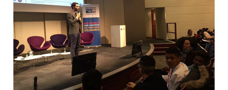 Sami Biasoni collaborateur Société Générale accueille des collégiens de REP*