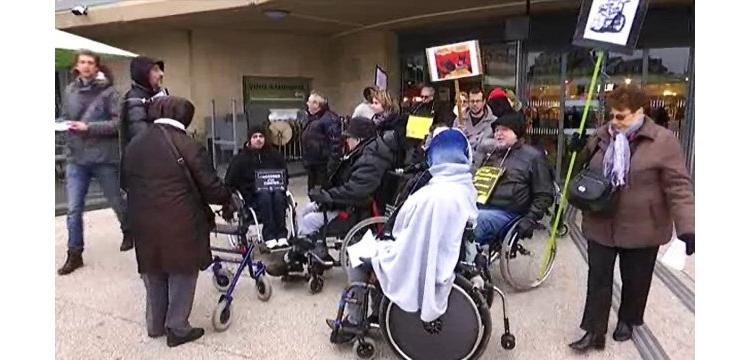 Mobilisation des associations de handicapés pour réclamer plus d'accessibilité
