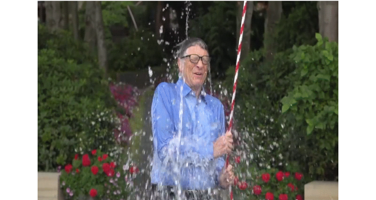 Gates, Zuckerberg... pourquoi se versent-ils tous un seau d'eau sur la tête ?