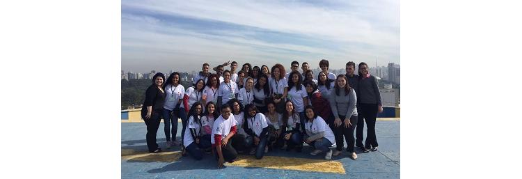 Unibes, former des jeunes des favelas de São Paulo aux métiers de l'hôtellerie