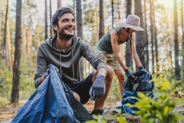 Le CESE vote une nouvelle définition de l'engagement bénévole. Crédit : iStock