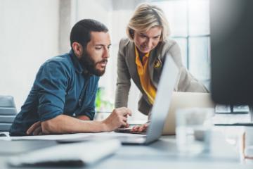 Les hommes occupent les postes dirigeants en majorité. Crédits : iStock. 