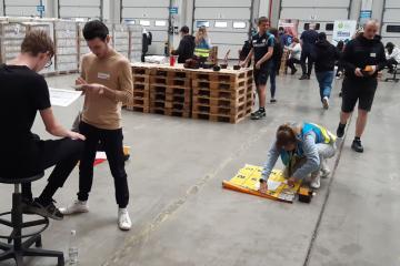 Les adolescents en plein travail.
