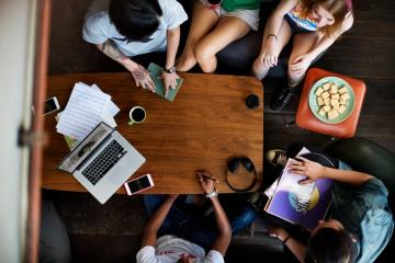 Qui sont les 15 lauréats de la promo 2023 de La France s'engage. Crédit : iStock