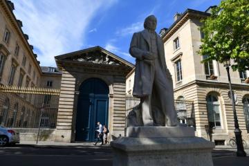 La Fondation du Collège de France renouvelle son conseil d’administration et présente ses grandes campagnes de mécénat 2024. Crédit photo : iStock.