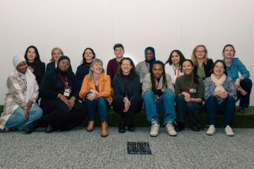 Les jeunes filles de Rêv’Elles en immersion chez Société Générale. Crédit photo : Edouard Monfrais Albertini.