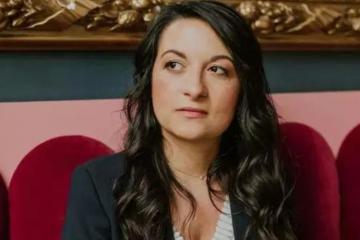 Fanny Parise : « Il est plus que nécessaire de promouvoir des récits alternatifs qui valorisent la simplicité et la résilience ». Crédit photo : DR.