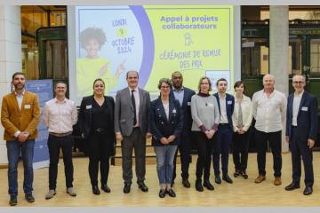 Jean Castex, Raphaël René-Bazin et les 9 lauréats de l'appel à projet collaborateurs de la Fondation Groupe RATP à la cérémonie de remise des prix - Crédit photo : DR.
