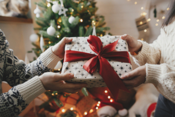 Des alternatives existent pour concilier convictions écologiques et festivités. Crédit: iStock