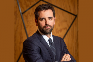 Tony Bernard, directeur général de l'Impact Tank, évoque le 3e Sommet de la mesure d'impact qui aura lieu le 16 mai 2025 à Paris. Crédit : Impact Tank. 