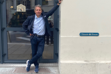 Fabrice Bonnifet, président du C3D et de GenAct, devant la Climate house à Paris. Crédit : Carenews. 