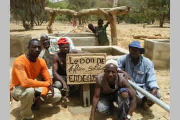 Premier puits maraîcher communautaire construit au pays Dogon en juin 2015
