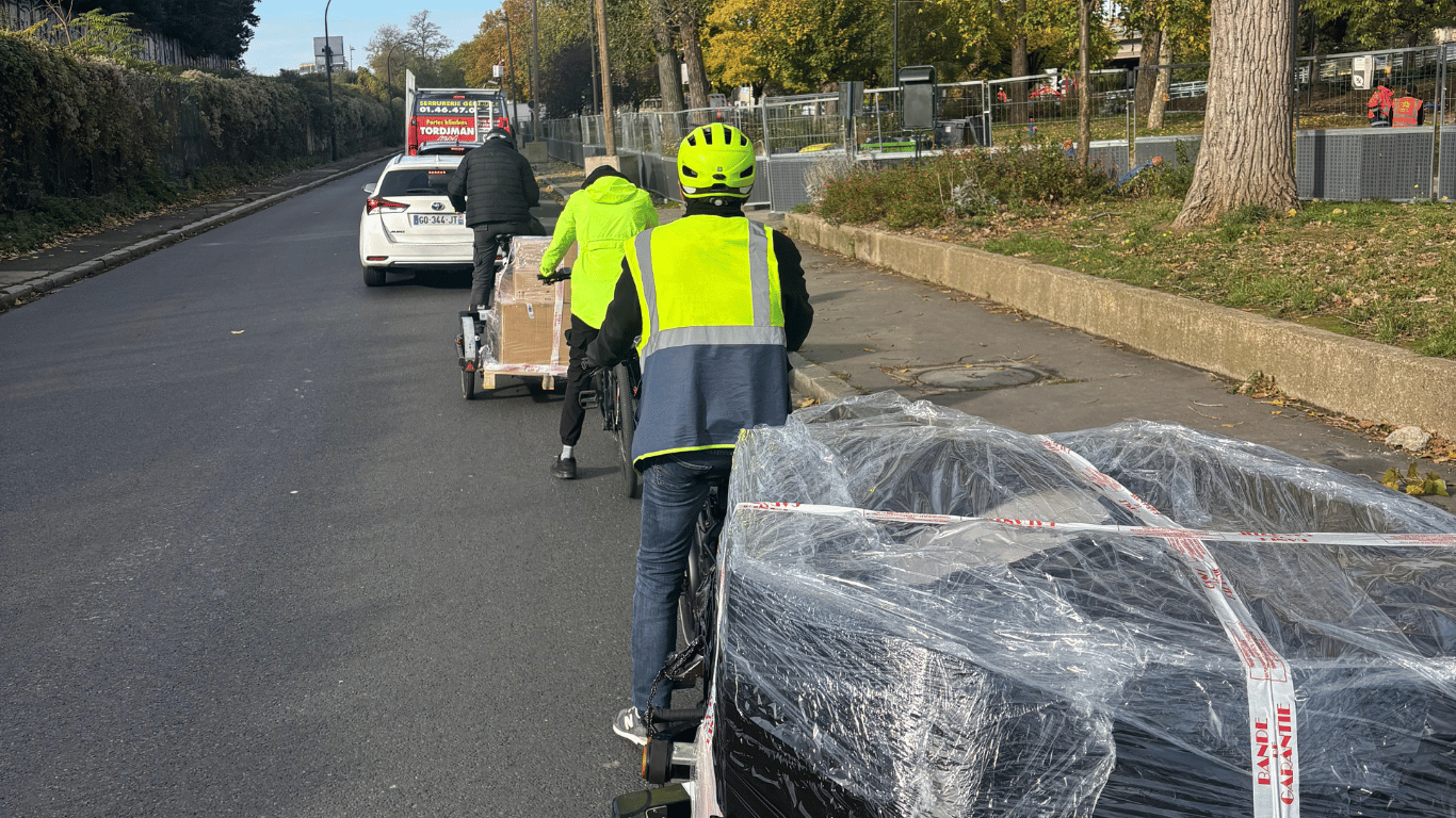 Cyclo-logisticiens sur la route