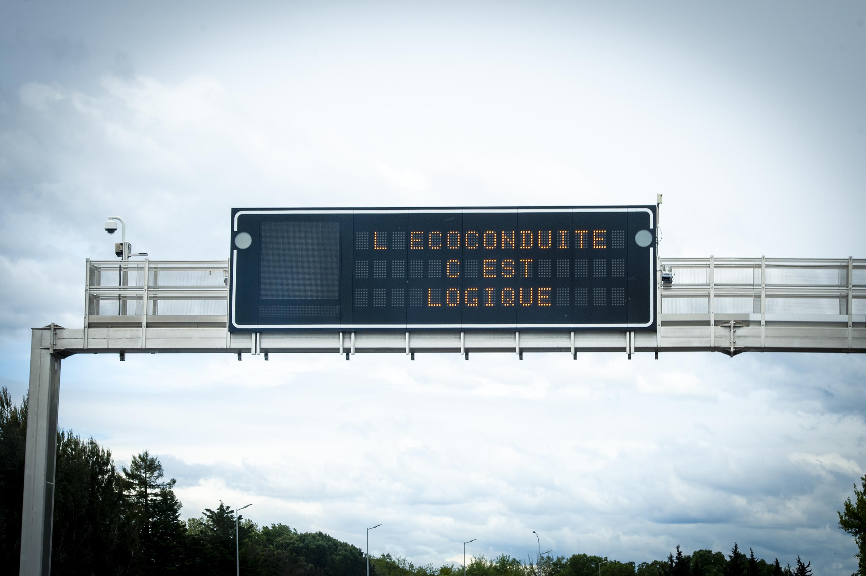 Panneaux à messages variables - L'écoconduite, c'est logique !