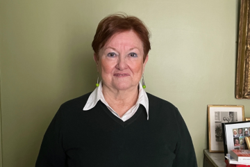 Scarlett Wilson-Courvoisier, militante de l'ESS de longue date, a souhaité, à travers la publication de son ouvrage « Le Matrimoine », redonner aux femmes la place qu'elles méritent dans l'histoire de l'économie sociale et solidaire. Crédit : Carenews. 