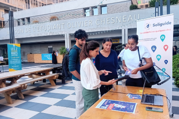 Présentation de Soliguide à des étudiants à Nice