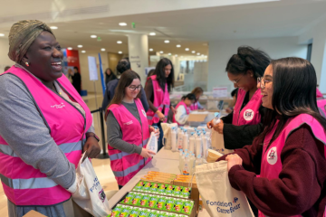Bénévoles Carrefour pour Les Restos du Cœur 
